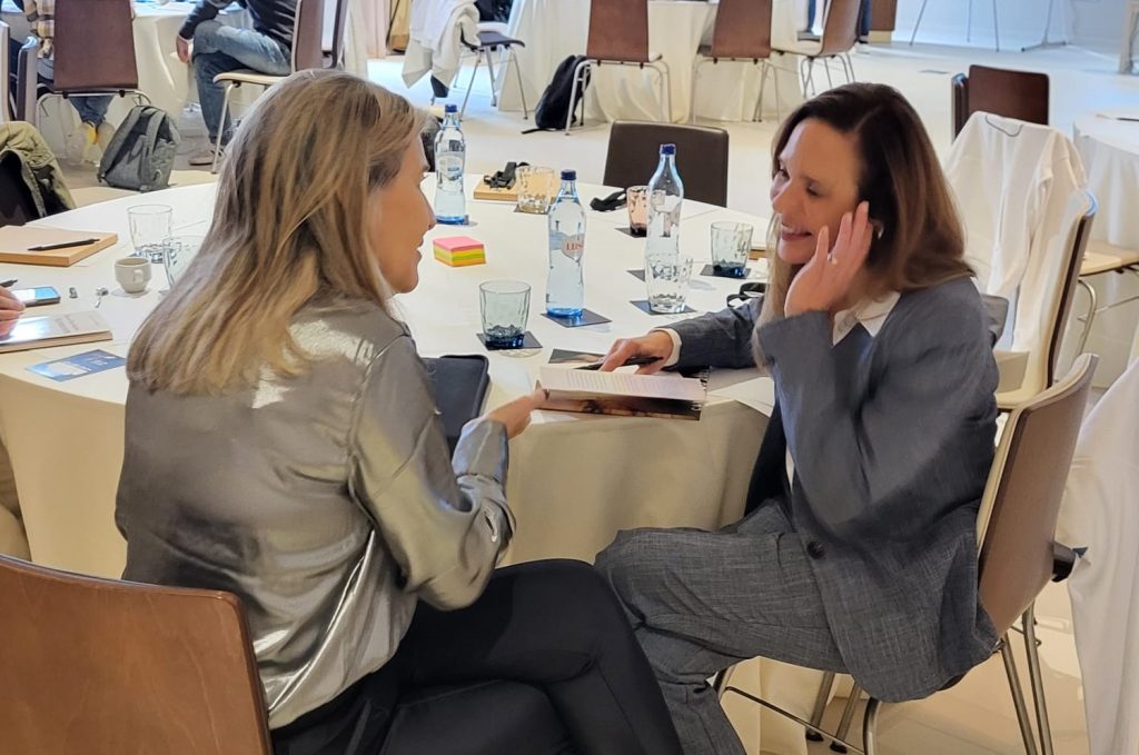 Camile Maia Ferreira. Empresária, consultora, mentora e formadora. Especialista em Liderança Sustentável no setor do Turismo.